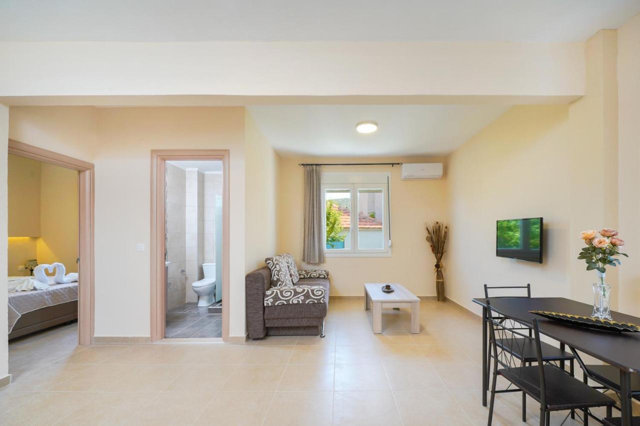 Theodore Apartments Skála Marión エクステリア 写真