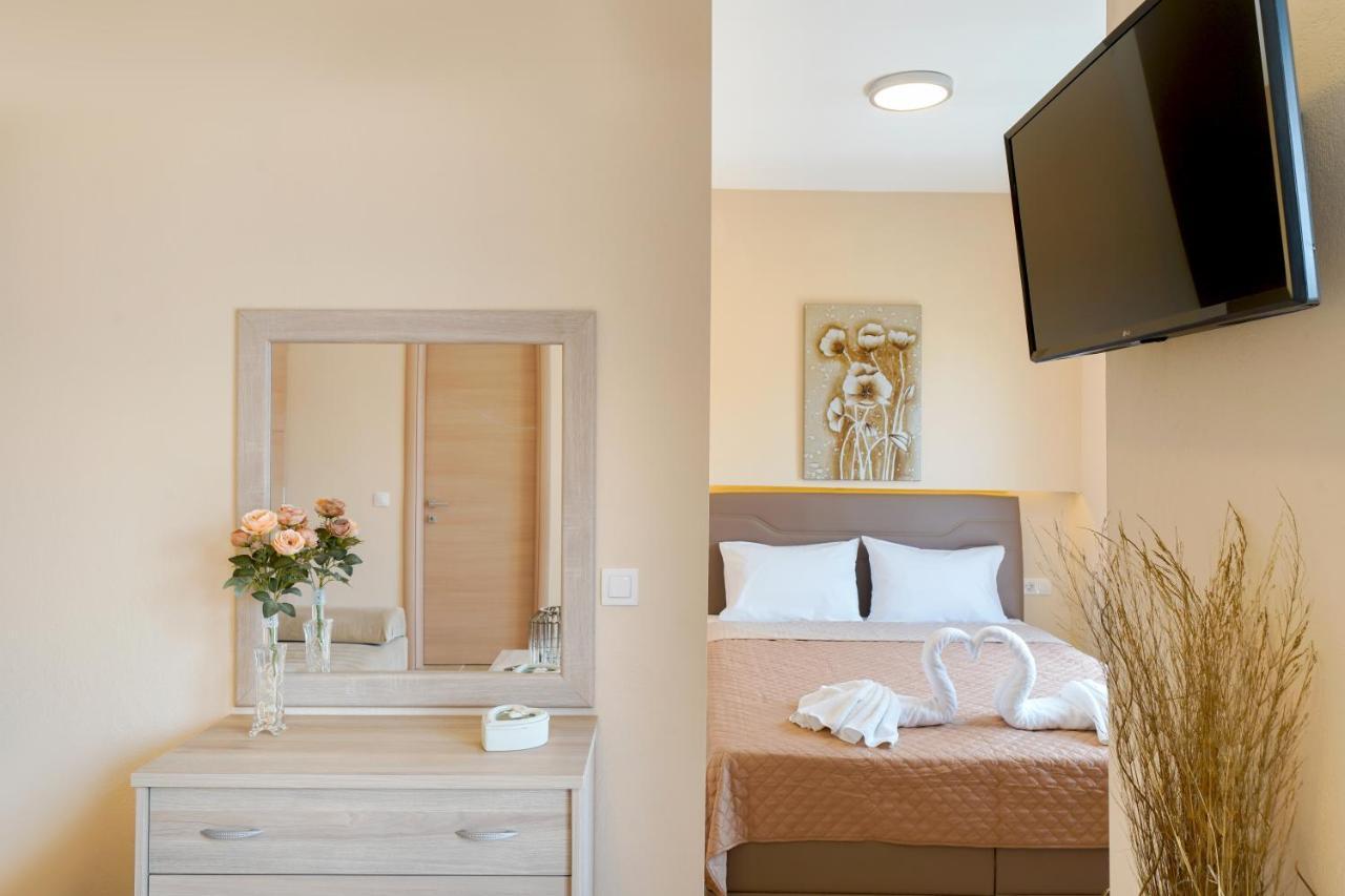 Theodore Apartments Skála Marión エクステリア 写真