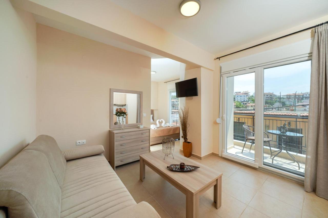 Theodore Apartments Skála Marión エクステリア 写真